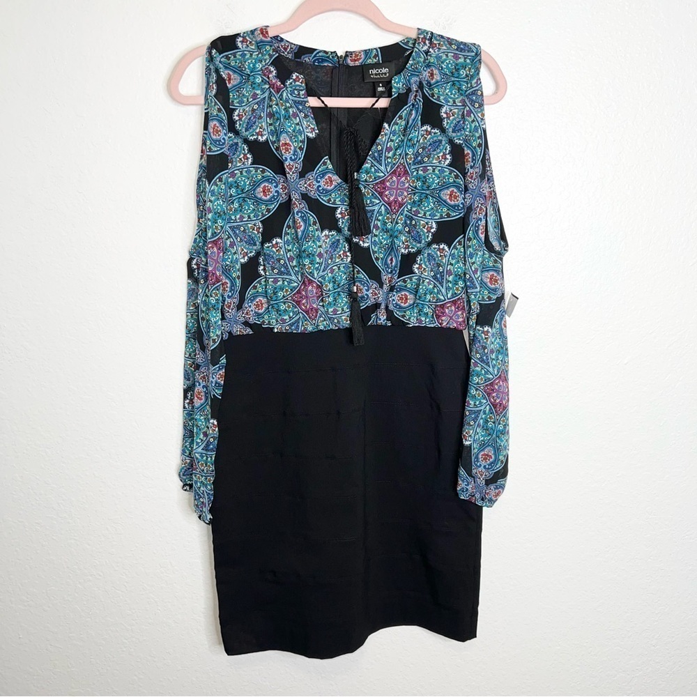 Nicole Miller dress Size 6 Black Blue Paisley Slit Sleeve Tassel Neck I